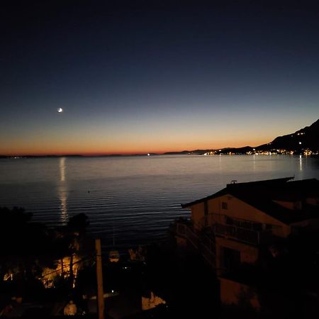 Vila Jadran โอมิช ภายนอก รูปภาพ