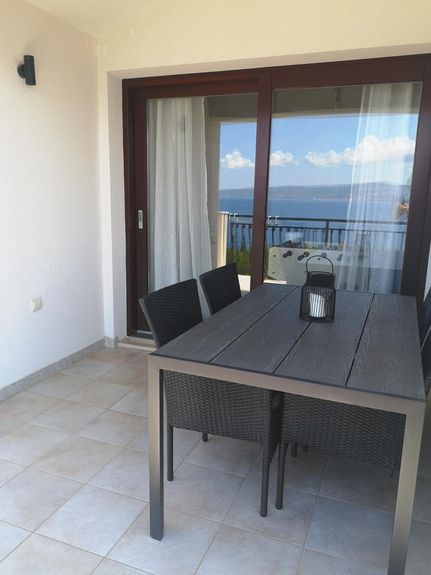 Vila Jadran โอมิช ภายนอก รูปภาพ